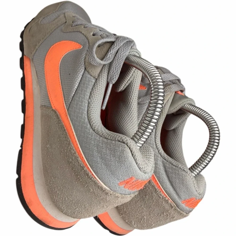 Nike‎ MD Runner 2 Womens 9 Gray Mango Peach Waffle Sole Sneakers Retro Running